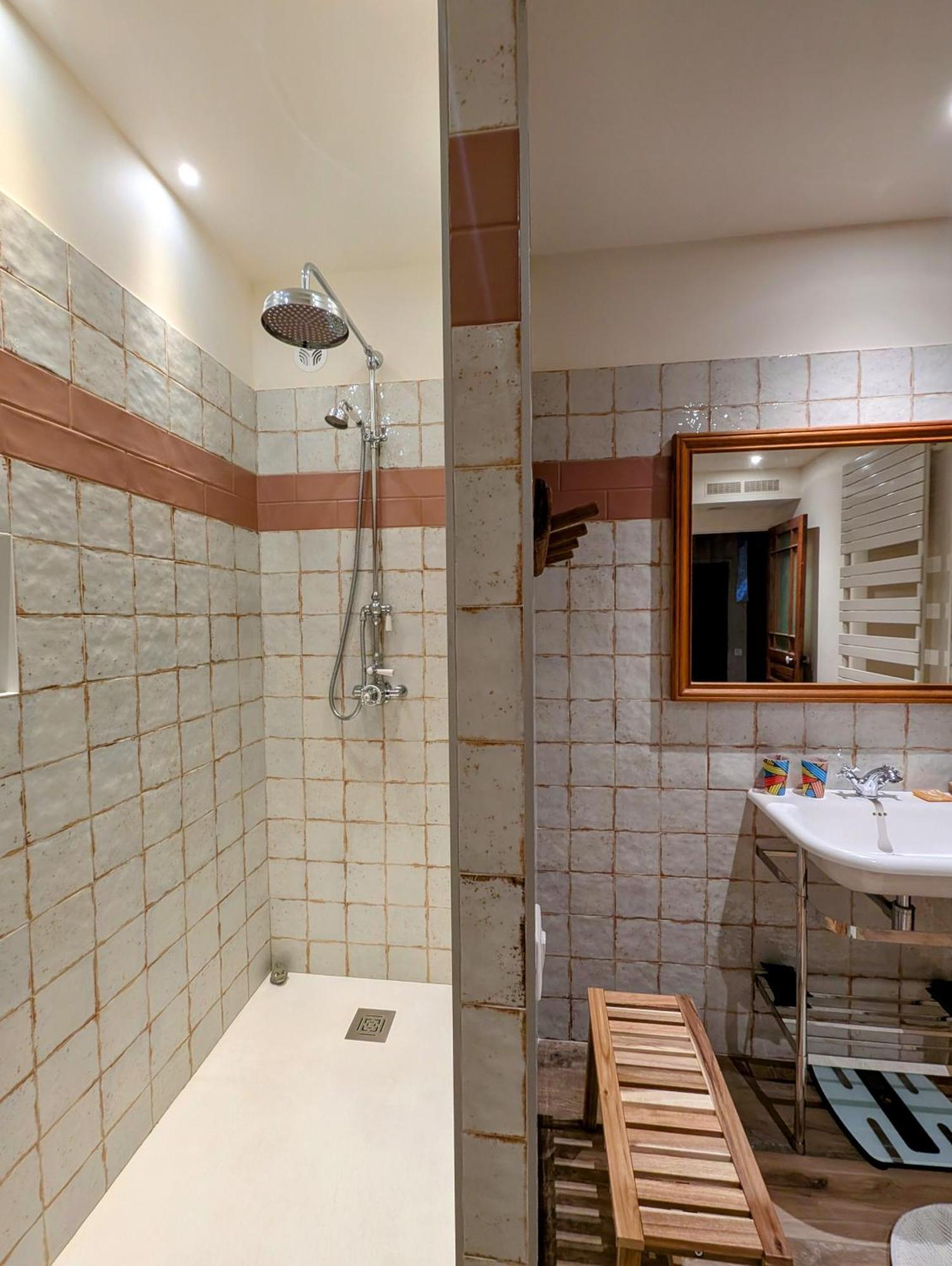 Clem - Appartement Dans Le Coeur D'อาร์ลส์ ภายนอก รูปภาพ
