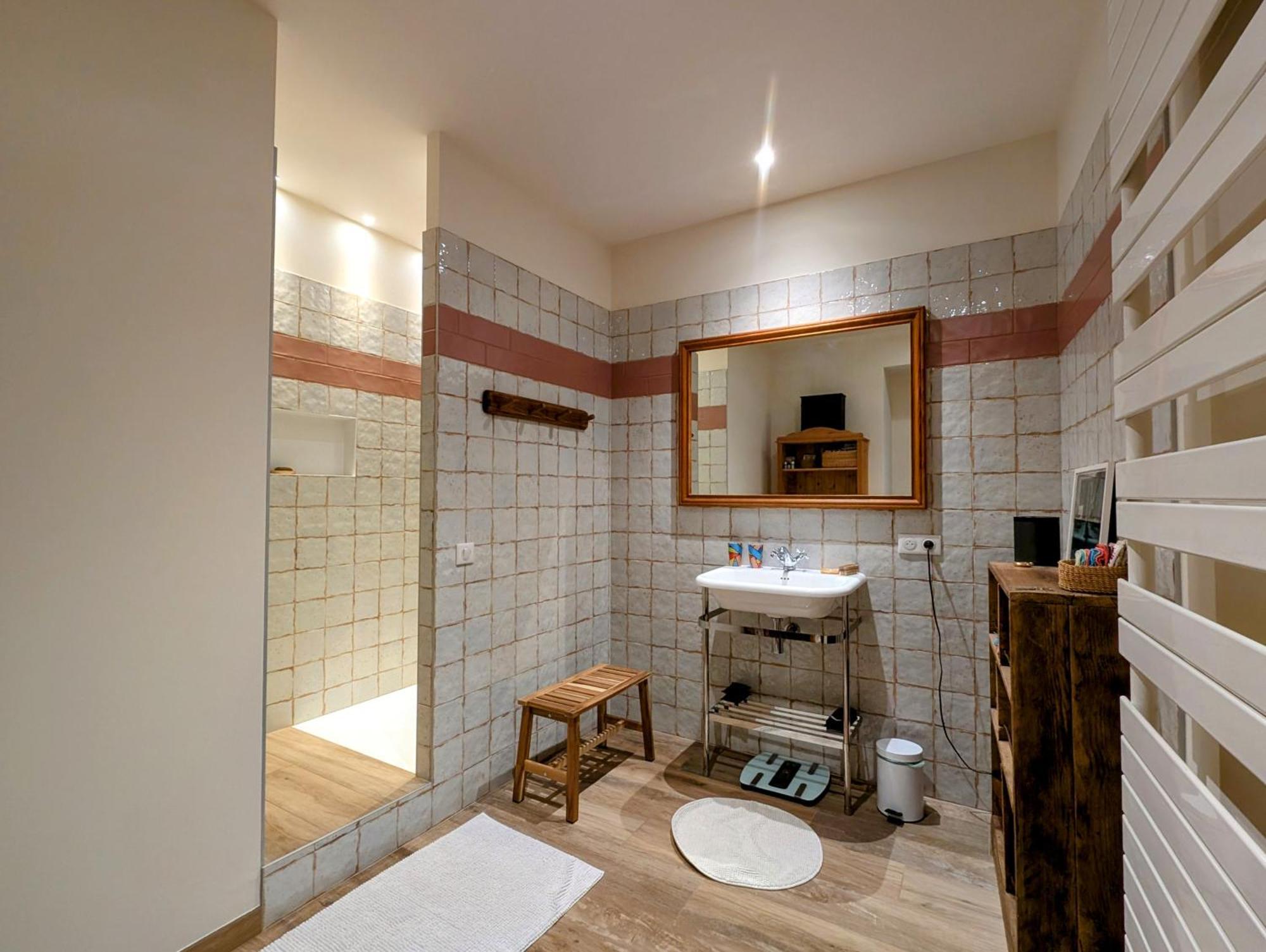 Clem - Appartement Dans Le Coeur D'อาร์ลส์ ภายนอก รูปภาพ